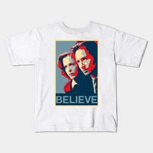 Scully and Mulder BELIEVE Poster Kids T-Shirt